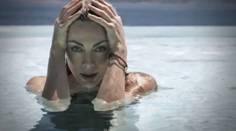 Δείτε πόσο κούκλα ήταν η Καρύδη στην εφηβεία της - Η φωτό που ανέβασε