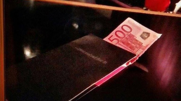 Η κόρη του Μηλιού πλήρωσε με 500ευρω και στα social media γίνεται χαμός