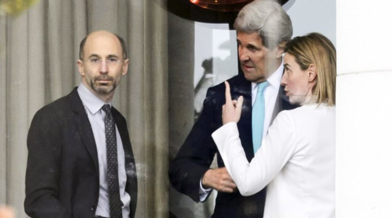 Politico: Αυτός είναι ο άνθρωπος που έβαλε ο Ομπάμα να τσακίσει το ISIS