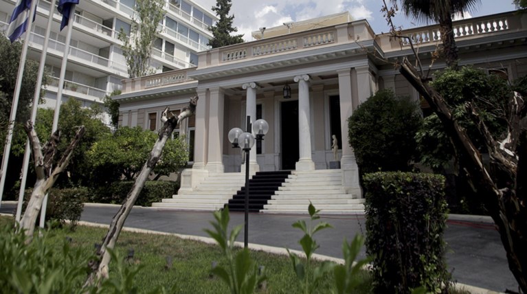 Πόλεμος κυβέρνησης & ΝΔ για τους «ημετέρους» στο Δημόσιο
