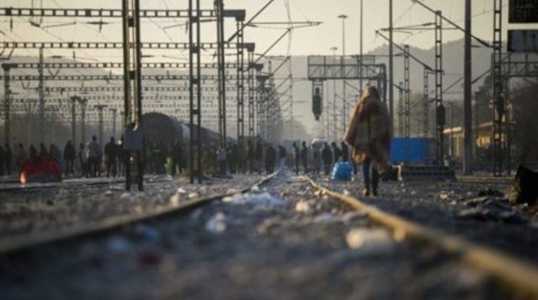 Kλειστά κρατά η ΠΓΔΜ τα σύνορα για τους πρόσφυγες στην Ειδομένη