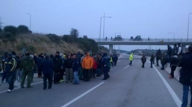 Κλείνουν την Εγνατία οι αγρότες των Σερρών