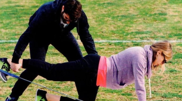 Η Ζέτα στον 8ο μήνα γυμνάζεται με πάθος!