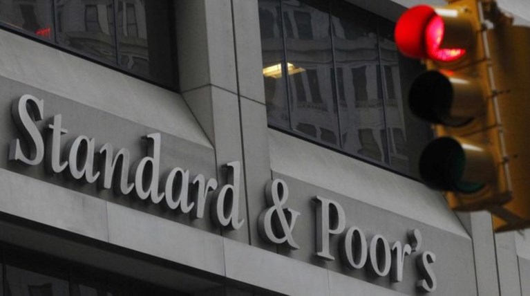 Αναβάθμισε την Ελλάδα η S&P σε B-