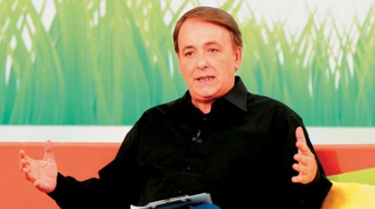 Η δραματική αλλαγή του Ανδρέα Μικρούτσικου σε σπάνια εμφάνισή του