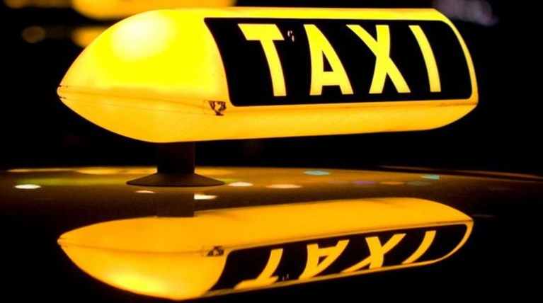 Τον «έσφαξε» στην καρδιά της Αθήνας για την προτεραιότητα στο ταξί!