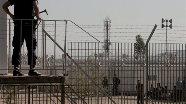 Hotspots για 8.000 μετανάστες σε Αθήνα και Θεσσαλονίκη