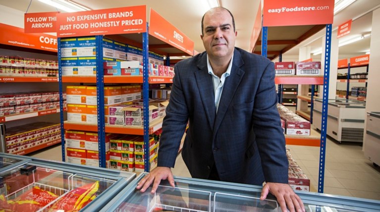 Στέλιος Χατζηϊωάννου: Ανοίγει σε Λονδίνο market τροφίμων με 25 πένες έκαστο