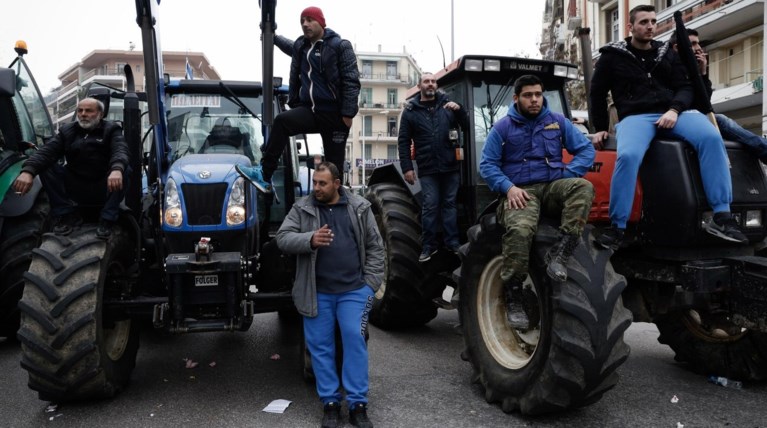 Μπλόκο διαρκείας σε εθνικές οδούς, τελωνεία και λιμάνια