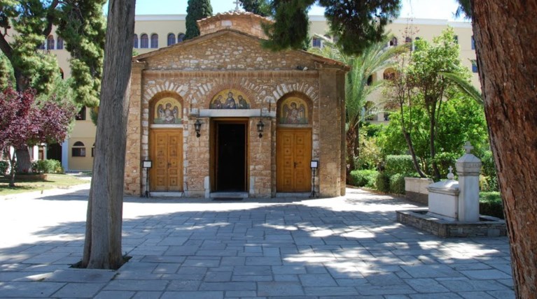 Χρεοκοπούν οι μονές, κάνουν αίτηση για τις 100 δόσεις