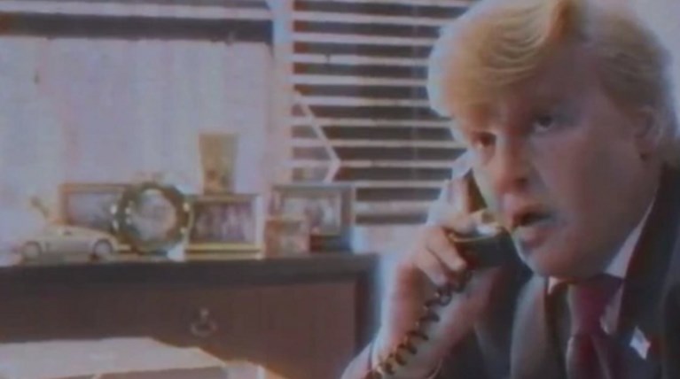 O Τζόνι Ντεπ ως Ντόναλντ Τραμπ σε απολαυστικό βίντεο