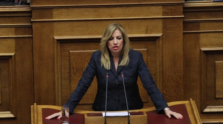 Γεννηματά: Ο ΣΥΡΙΖΑ στήνει «βολική διαπλοκή»