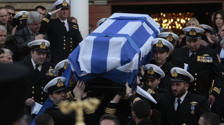 Θρήνος και τιμές στην κηδεία του αδικοχαμένου κυβερνήτη του Agusta Bell