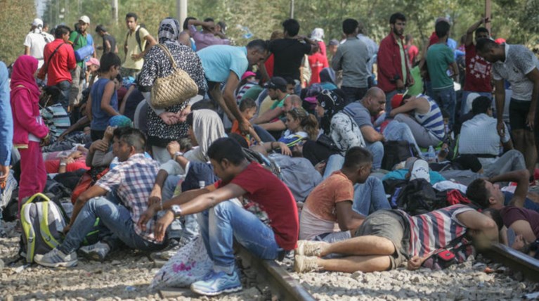 Η Κομισιόν δίνει 12,7 εκατ. ευρώ στην Ελλάδα για τη δημιουργία hotspots