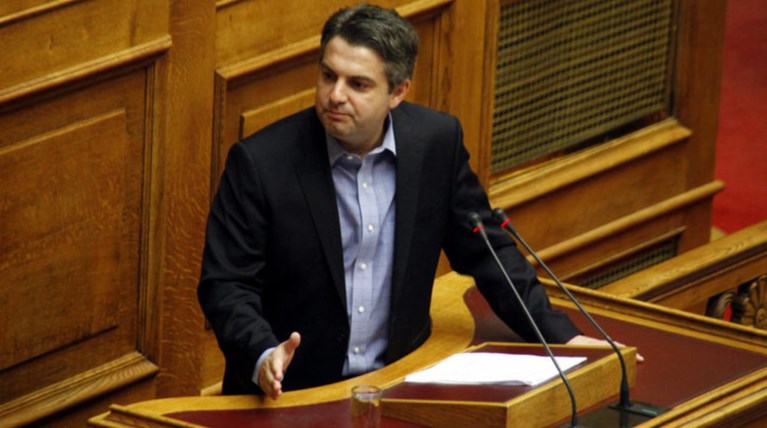 Κωνσταντινόπουλος: Ο υπουργός φτύνει τη Βουλή, δεν απαντά για το Ελληνικό