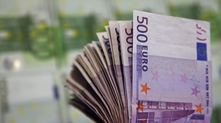 Handelsblatt: Ελλάδα, η χώρα των 500άρικων & τα 20 δισ. κάτω απ' το στρώμα