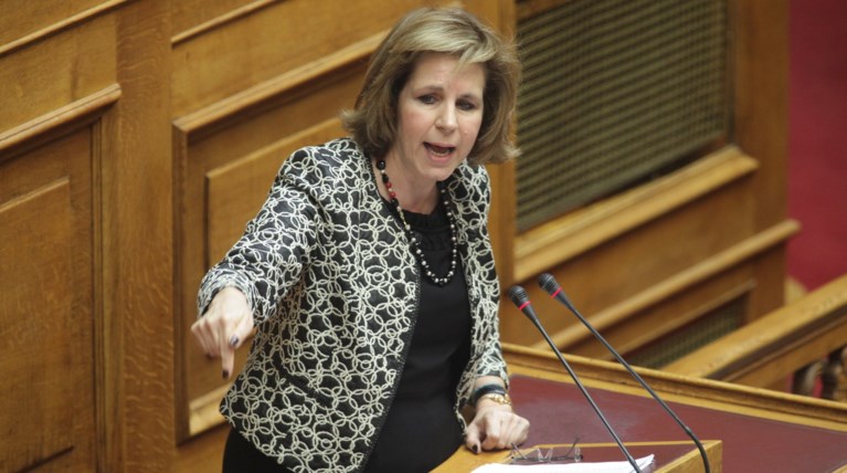 Χριστοφιλοπούλου: «Από το "go back" στο "send back troika" μάνταμ Μέρκελ»