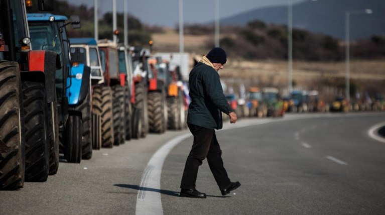 Στον αέρα η συνάντηση των αγροτών με τον Τσίπρα