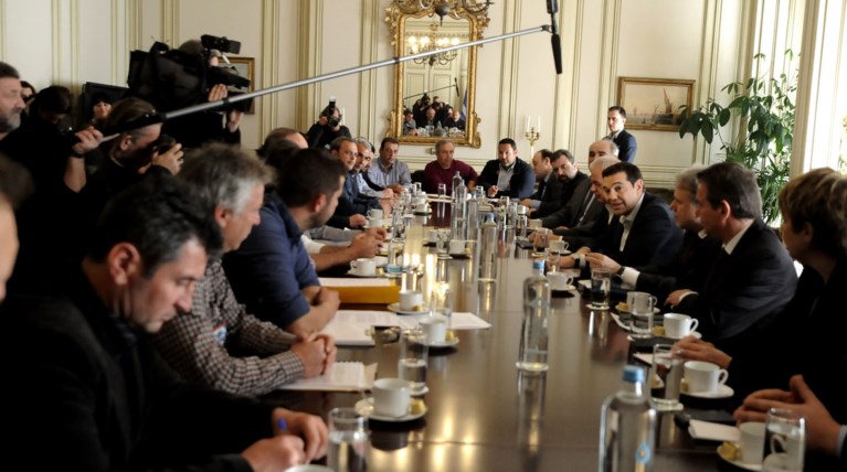 Μαραθώνια συνάντηση Τσίπρα-αγροτών στο Μαξίμου