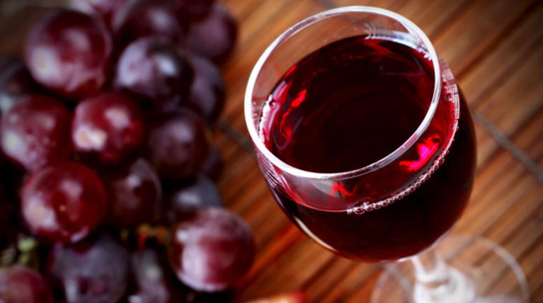 To μεγάλο λάθος που κάνετε τόσα χρόνια με το κρασί σας!