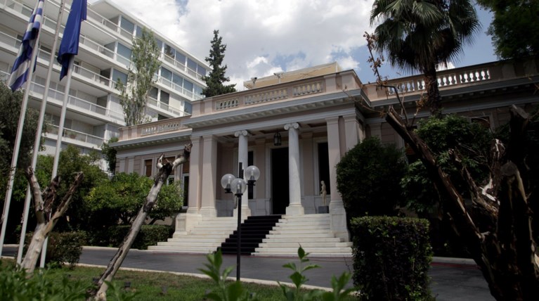 «Θηλιά» το προσφυγικό, διέξοδο αναζητεί η κυβέρνηση