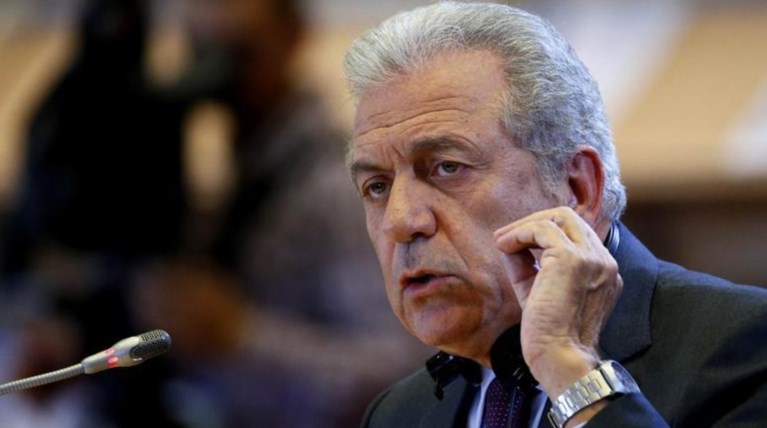 Και δραματικό σήμα Αβραμόπουλου για ανθρωπιστική κρίση