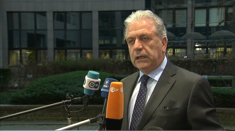 Αβραμόπουλος: Μοναχικές πρωτοβουλίες δεν οδηγούν πουθενά