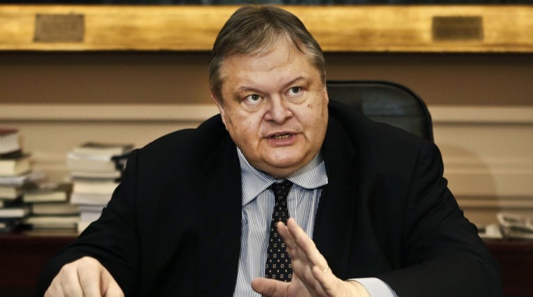 Βενιζέλος: Να συγκαλέσει η Ελλάδα περιφερειακή διάσκεψη για το προσφυγικό