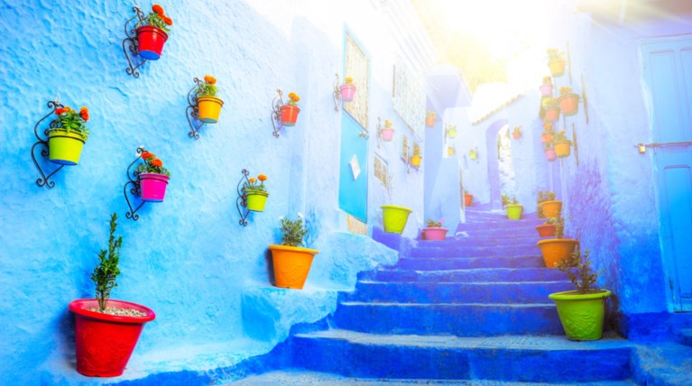 Μια πόλη βαμμένη μπλε: Το καλά κρυμμένο «μαργαριτάρι» του Μαρόκου