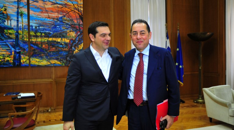 Με βέτο και για τα κοινοτικά πακέτα απειλεί ο Τσίπρας για το προσφυγικό
