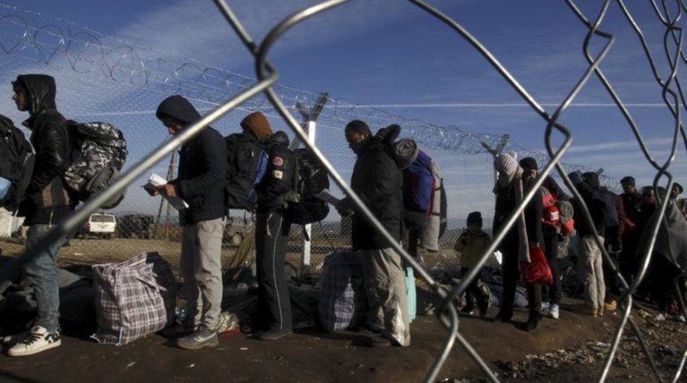 Η Βιέννη δείχνει στο Βερολίνο την ενδιάμεση λύση για το προσφυγικό