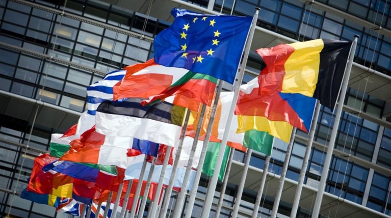 Διορία στην Ελλάδα έως τον Μάιο δίνει η Κομισιόν για το προσφυγικό