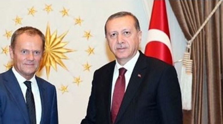 Ερντογάν σε Τούσκ: Θα παίρνουμε πίσω όλους όσους βρίσκονται στα ύδατά μας