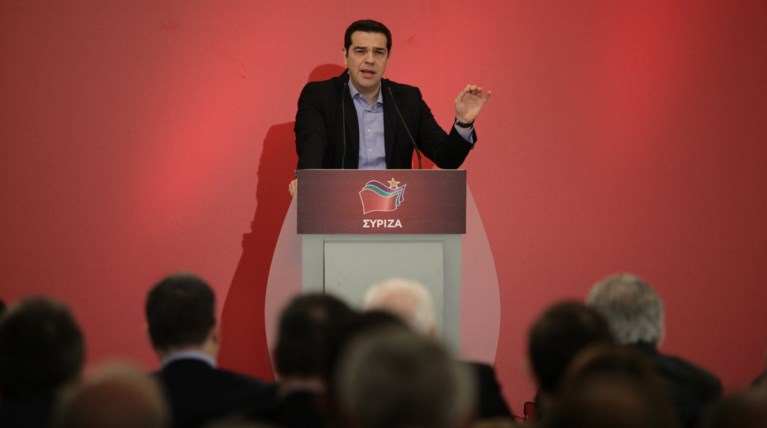 Ενέσεις «ηθικού» στο κόμμα με μετωπική εναντίον όλων