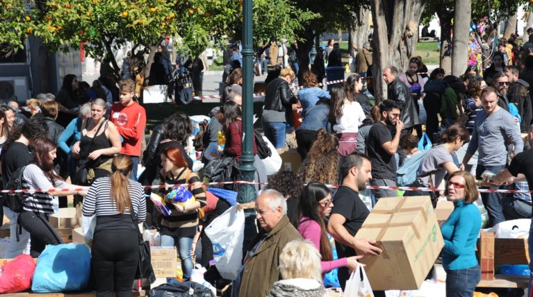 Εντυπωσιακή συγκέντρωση βοήθειας για τους πρόσφυγες στο Σύνταγμα
