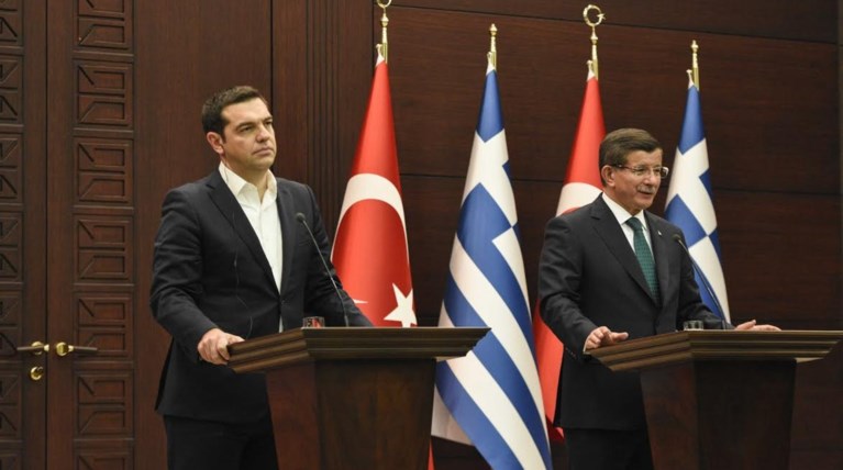 Ευχολόγια και καρφιά από Τσίπρα και Νταβούτογλου