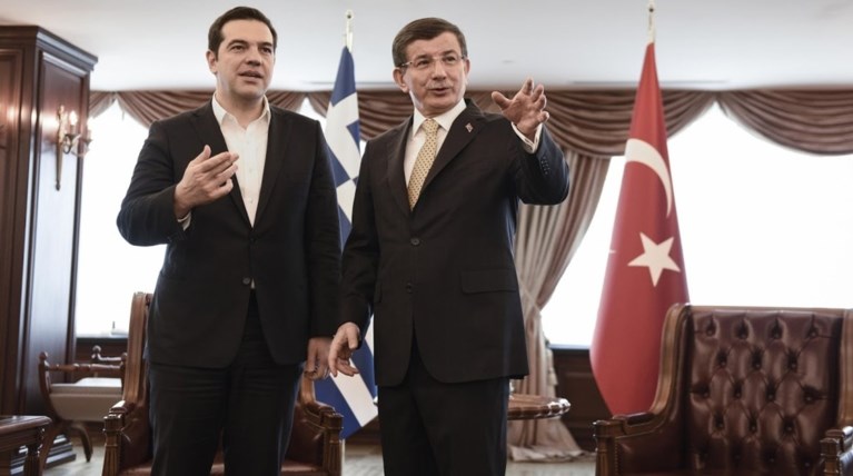 Ευχολόγια αλλά και καρφιά από Τσίπρα και Νταβούτογλου