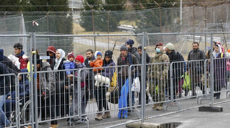 Η Σλοβενία απαγορεύει το τράνζιτ προσφύγων από το έδαφός της