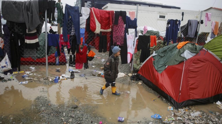 Φυλλάδια για να φύγουν οι πρόσφυγες από την Ειδομένη