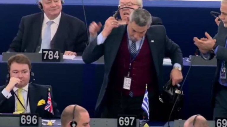 Σουλτς: Η ακροδεξιά δοκιμάζει τα όρια της απανθρωπιάς