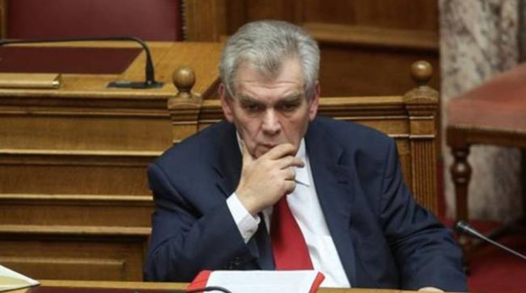«Περάστε έξω υπουργέ, η συνάντηση είναι απόρρητη»