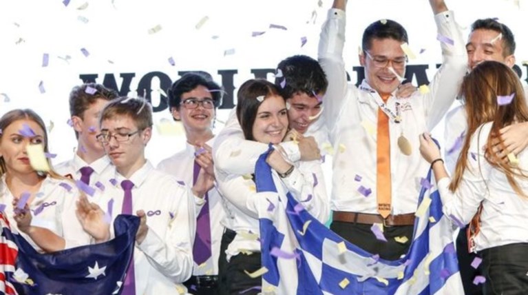Παγκόσμια πρωτιά για τους Ελληνες μαθητές στο F1 in Schools