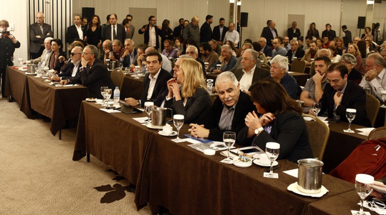 Ο πρώτος "ανασχηματισμός": Σπάει στα 2 η Πολιτική Γραμματεία