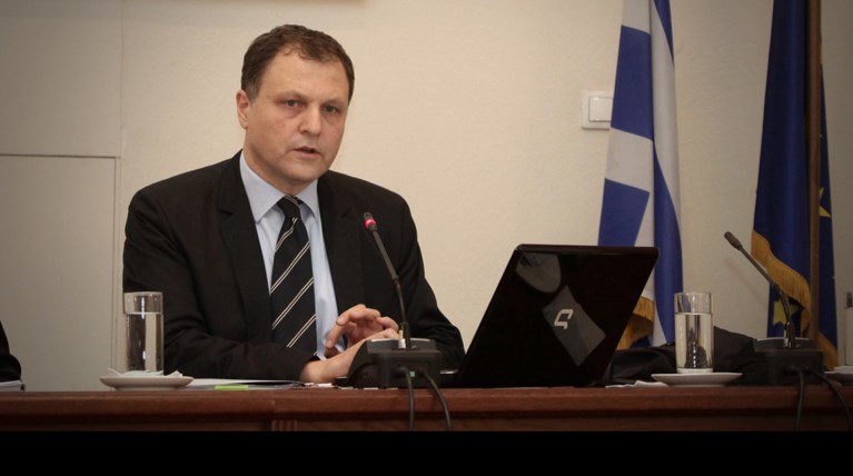 Γιατί η Αυγή έριξε «μαύρο» στο δημοσκόπο της Public Issue