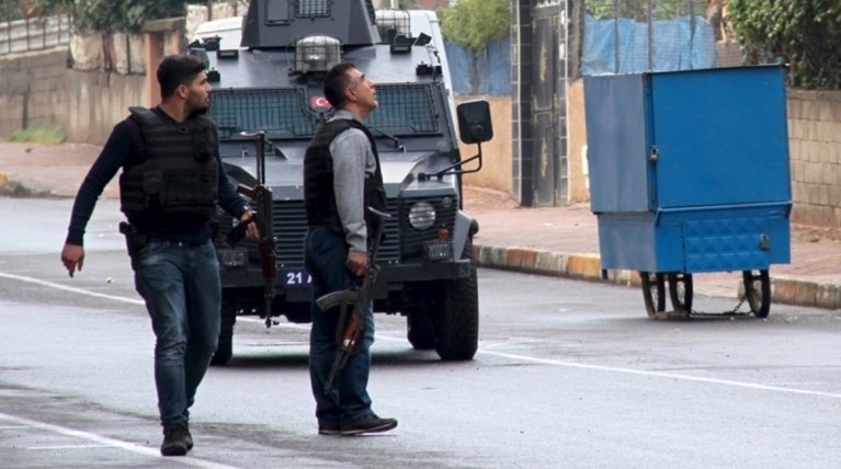 Η τουρκική αστυνομία συνέλαβε τις δημάρχους της Ντιγιάρμπακιρ