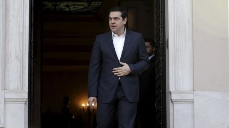 «Πόλεμος» μέσα, αδιέξοδα έξω και στο βάθος του δρόμου σενάρια εκλογών
