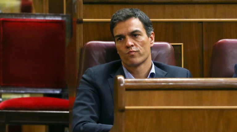 Ισπανία: Παραιτείται ο Πεδρο Σαντσεθ από βουλευτής των σοσιαλιστών