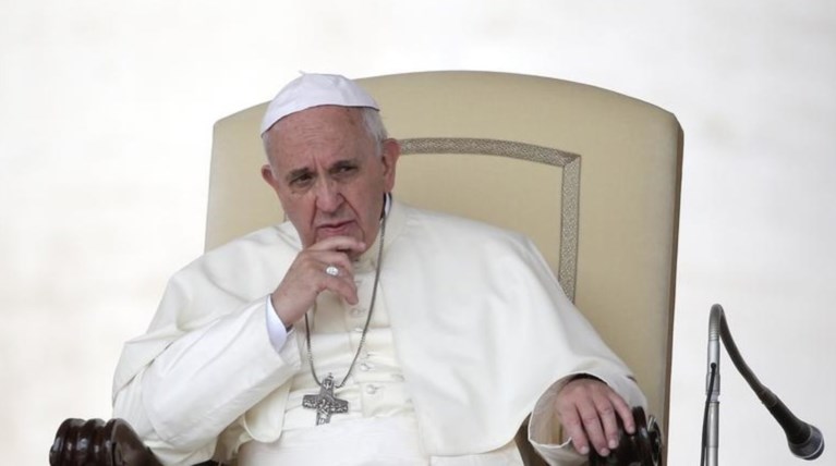 "Δεν θα υπάρξουν γυναίκες ιερωμένοι στην Καθολική Εκκλησία"