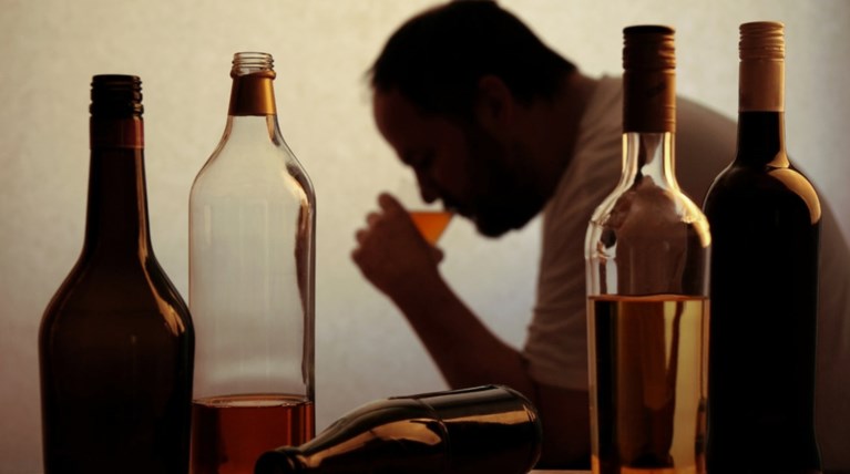 Π.Ο.Υ.: 365.000 θάνατοι τον χρόνο από καρκίνους που προκαλεί το αλκοόλ