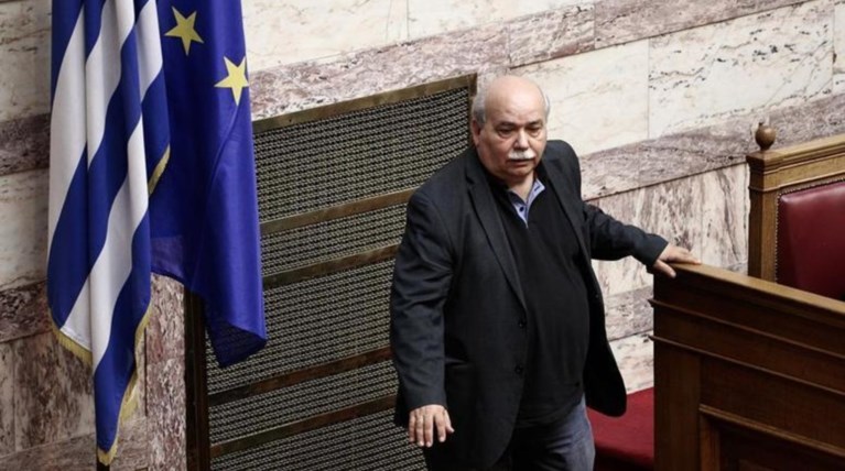 Πολιτικός «καπνός» Βούτση: Οι άδειες πρέπει να είναι τρεις